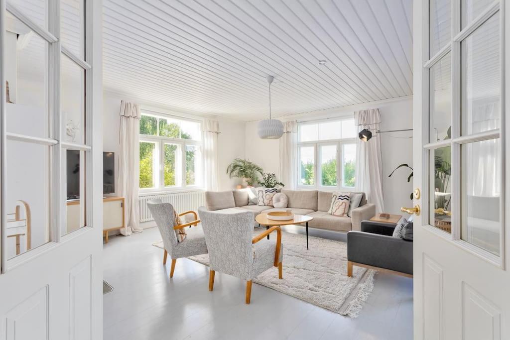 Villa Degerby - 330m2 Lux Manor w/Heated Pool, Spa photo 3