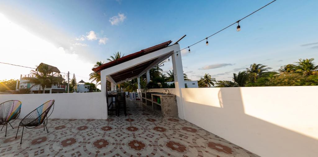 Beach house photo 1