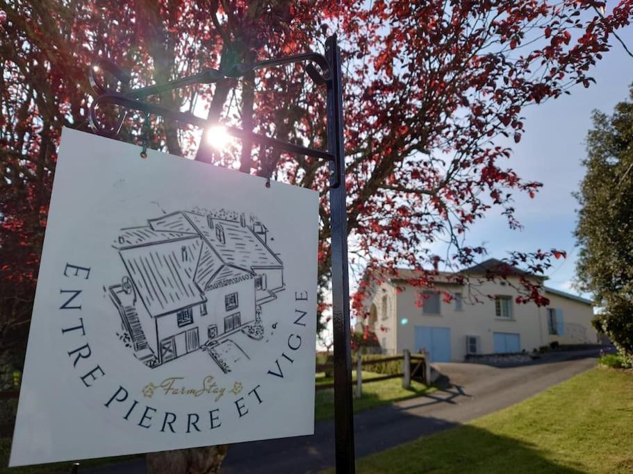 Entre Pierre et Vigne - Charming former Winery Farmhouse with Hot Tub