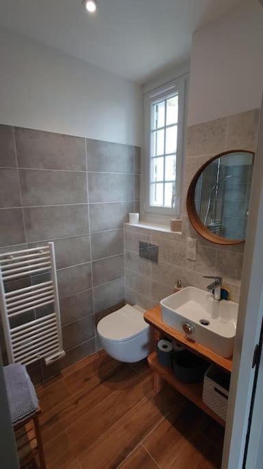 Entre Pierre et Vigne - Charming former Winery Farmhouse with Hot Tub photo 2