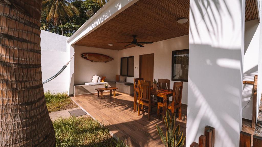 Coco Surf Tropical Village photo 4