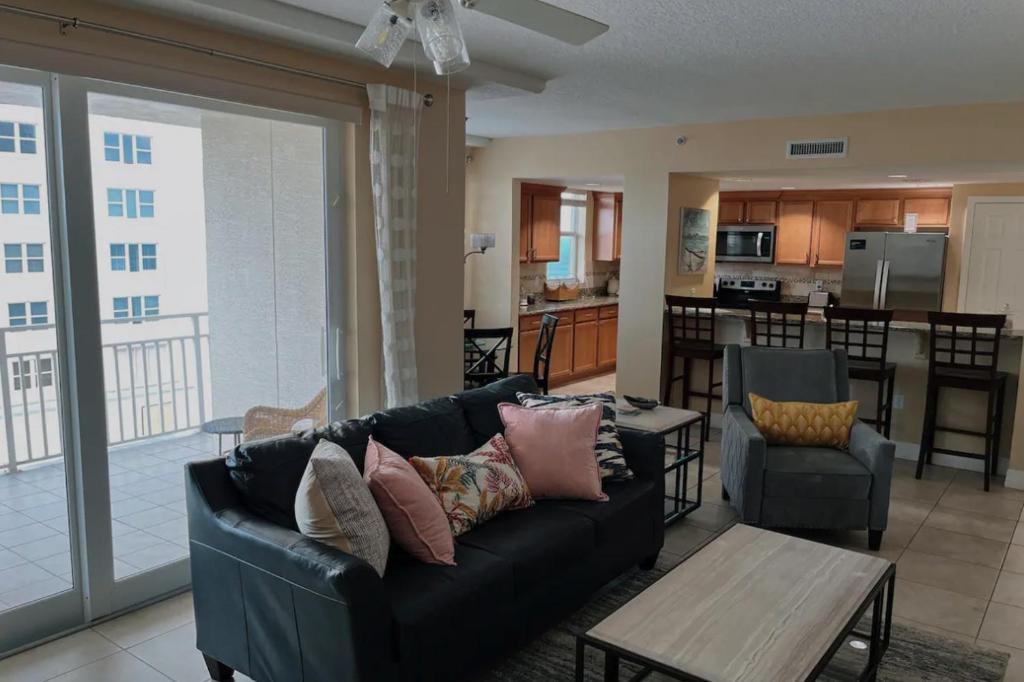 Opus Condominiums photo 2