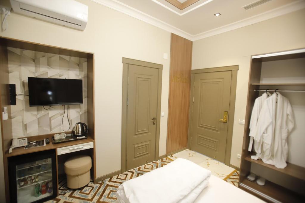 Khan Palace photo 3