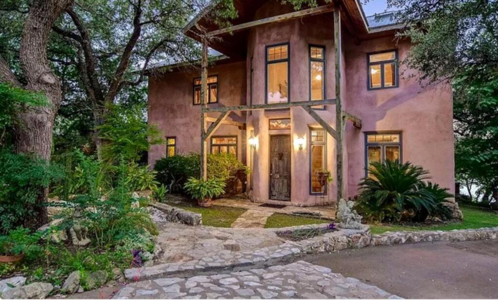 Magical Lakefront Villa feat. on CBS's Staycation image