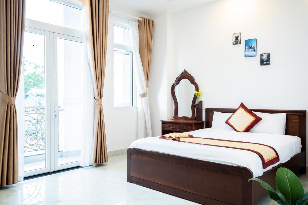 Khách sạn Hoàng Tuấn