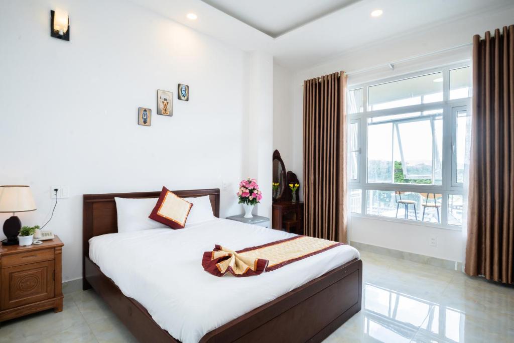 Khách sạn Hoàng Tuấn