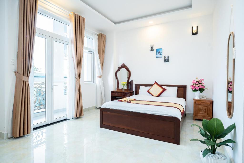 Khách sạn Hoàng Tuấn