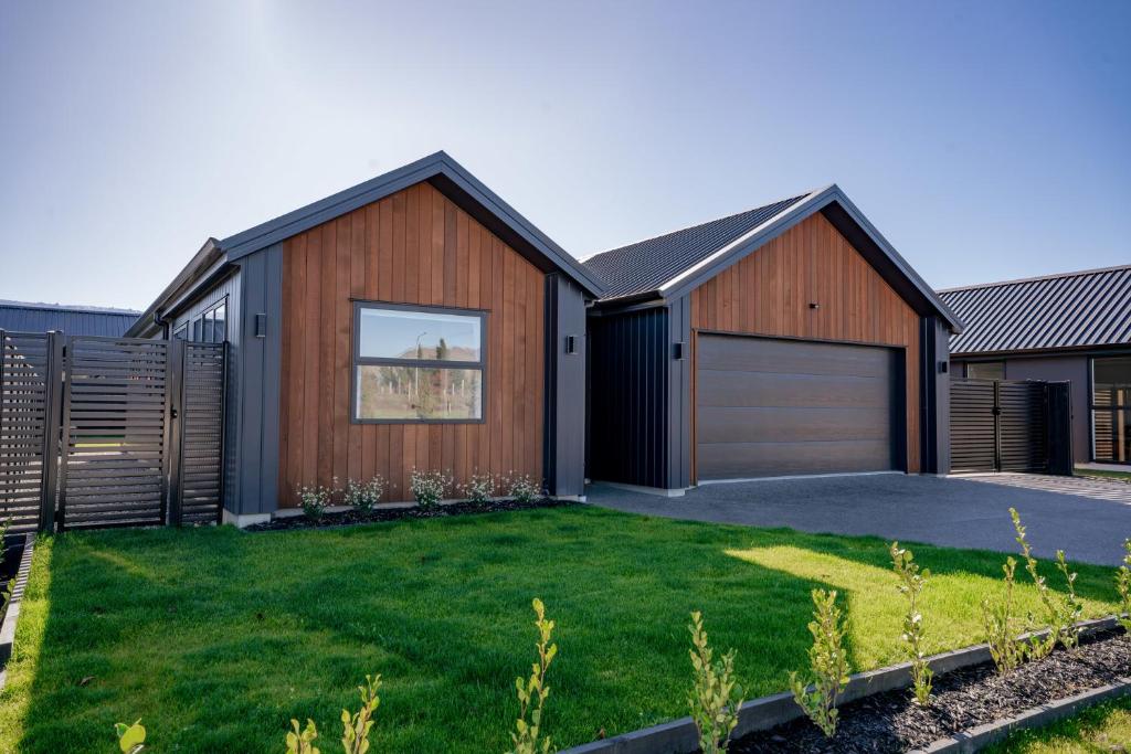Wooing Retreat - Cromwell Holiday Home photo 1
