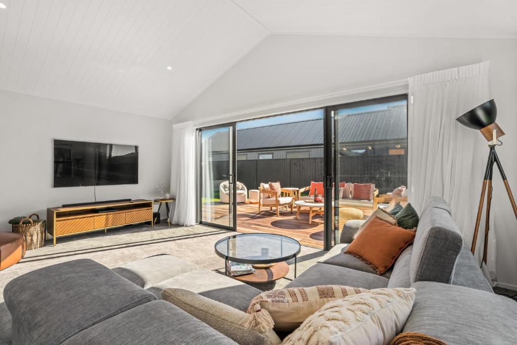 Wooing Retreat - Cromwell Holiday Home photo 3