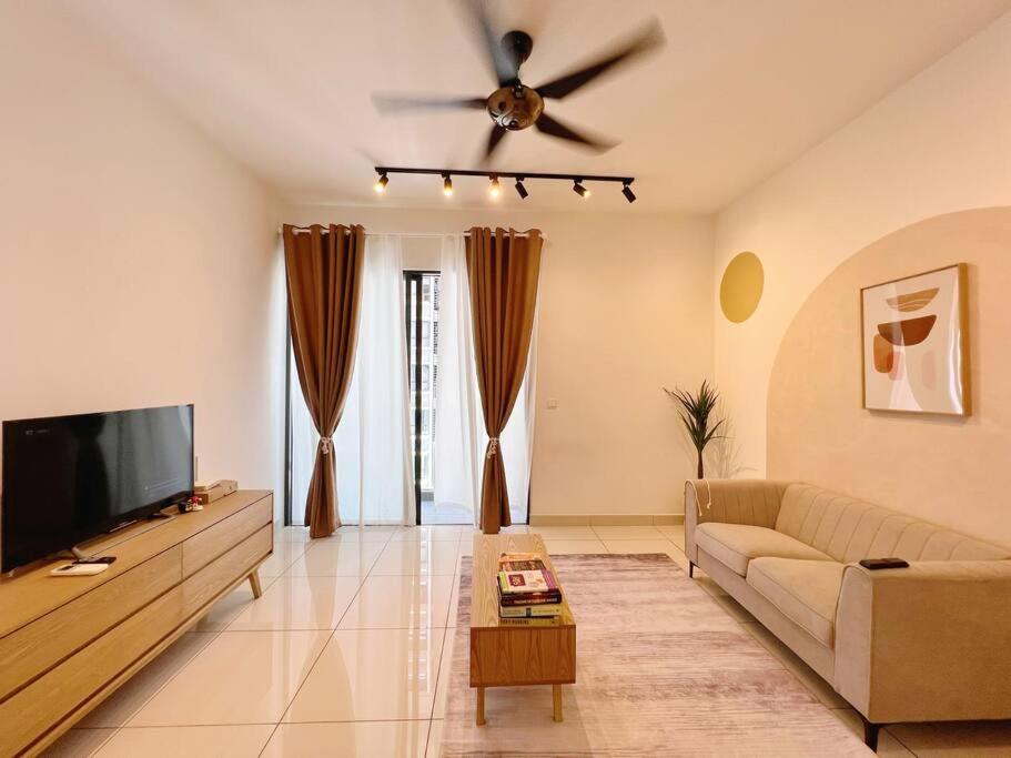 Homely D'Sara @ Direct Link with MRT, Near Thomson Hospital & Sungai Buloh Hospital photo 3
