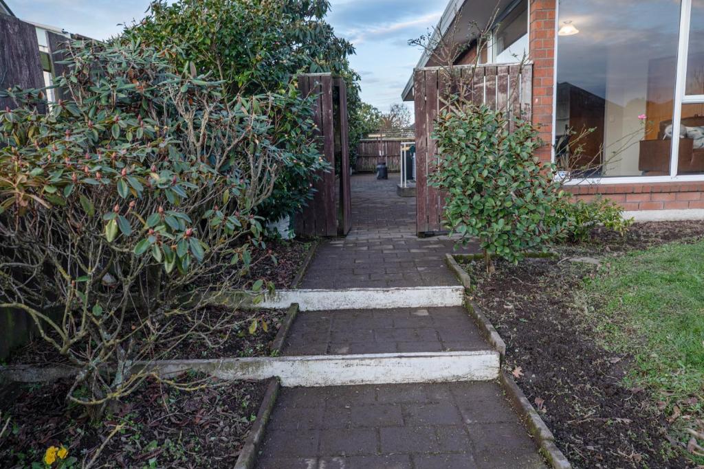 Convenient Westfield House 3bed 2bath photo 2