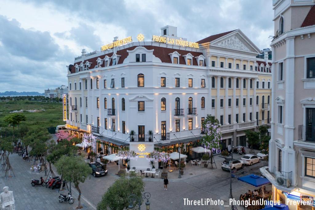 Phong Lan Unique Hotel