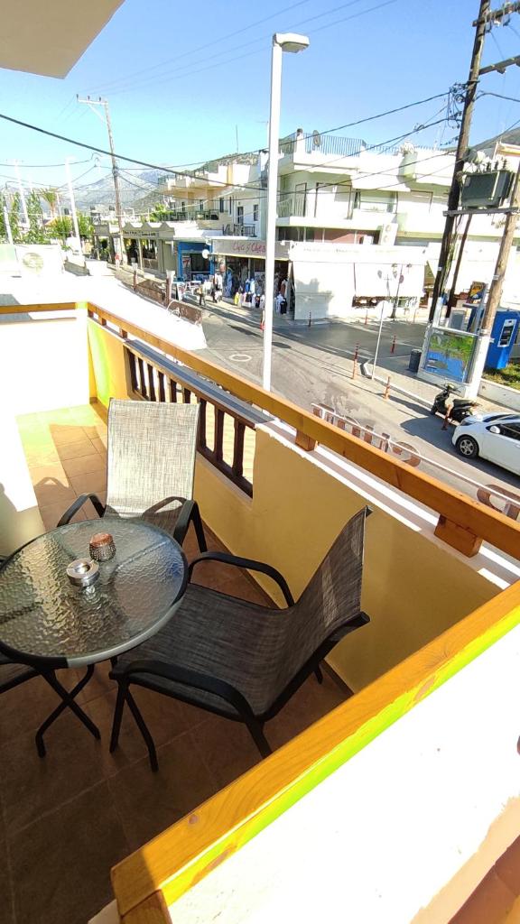 Dedalos n2 Mountain View apartment-30 metres from the beach photo 1