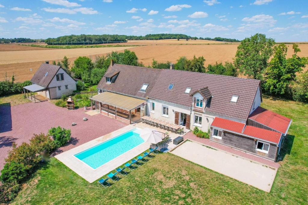 Crazy Villa Le Tertre 28 - Heated pool - Basket - 2h Paris - 44p