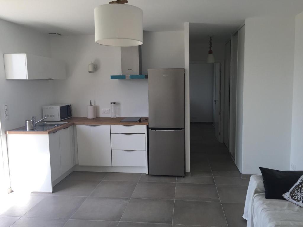 Charmant T2 en rez de villa, neuf, tout équipé, indépendant avec jardin attenant photo 1