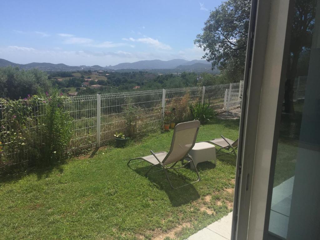 Charmant T2 en rez de villa, neuf, tout équipé, indépendant avec jardin attenant photo 3
