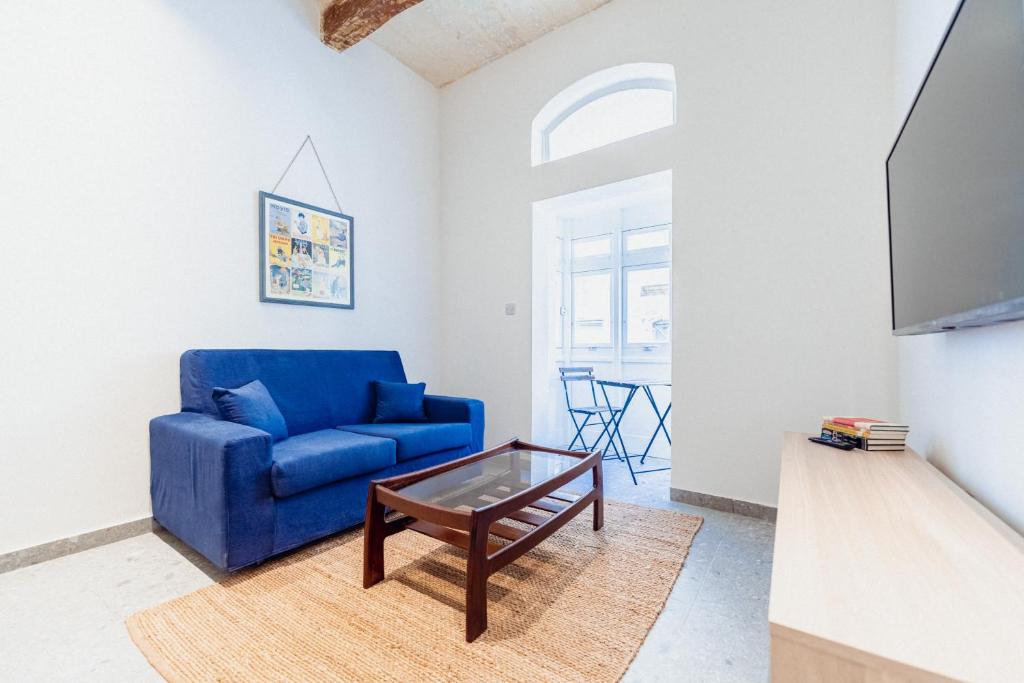 Republica Suites - Tap to explore photos