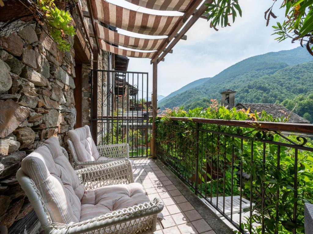Chalet Il Gianlupo by Interhome