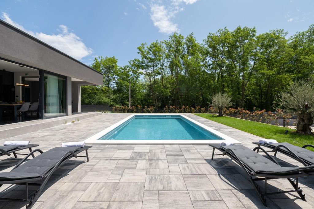 Villa Alison Deluxe Junior with private spa and heated swimming pool photo 1