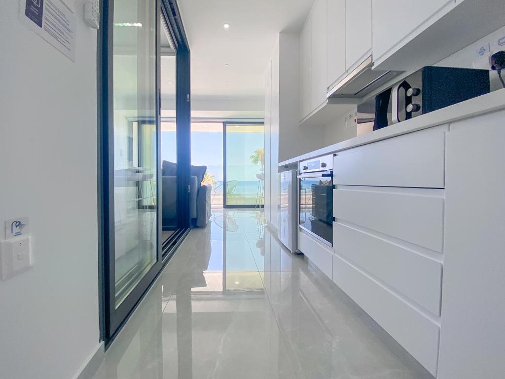 Phaedrus Living: Marina Sea View Flat 214 Emerald photo 3