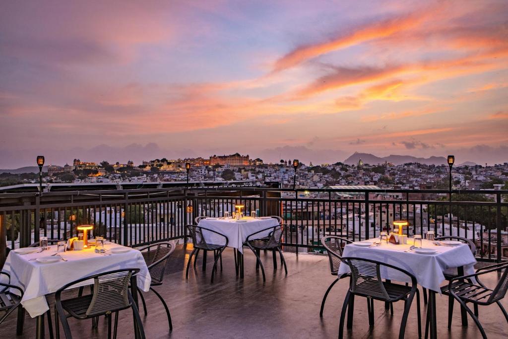 THE MANGAL VIEW RESIDENCY - A Luxury Boutique Business Hotel
