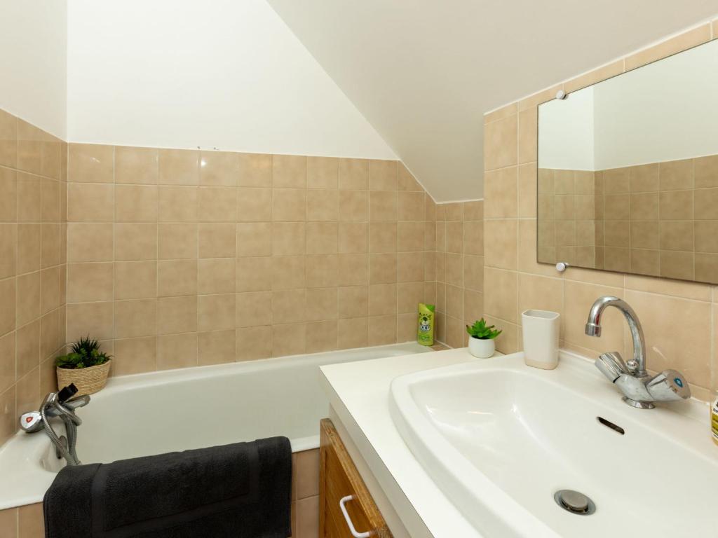 Apartment Saint Sieu by Interhome photo 3