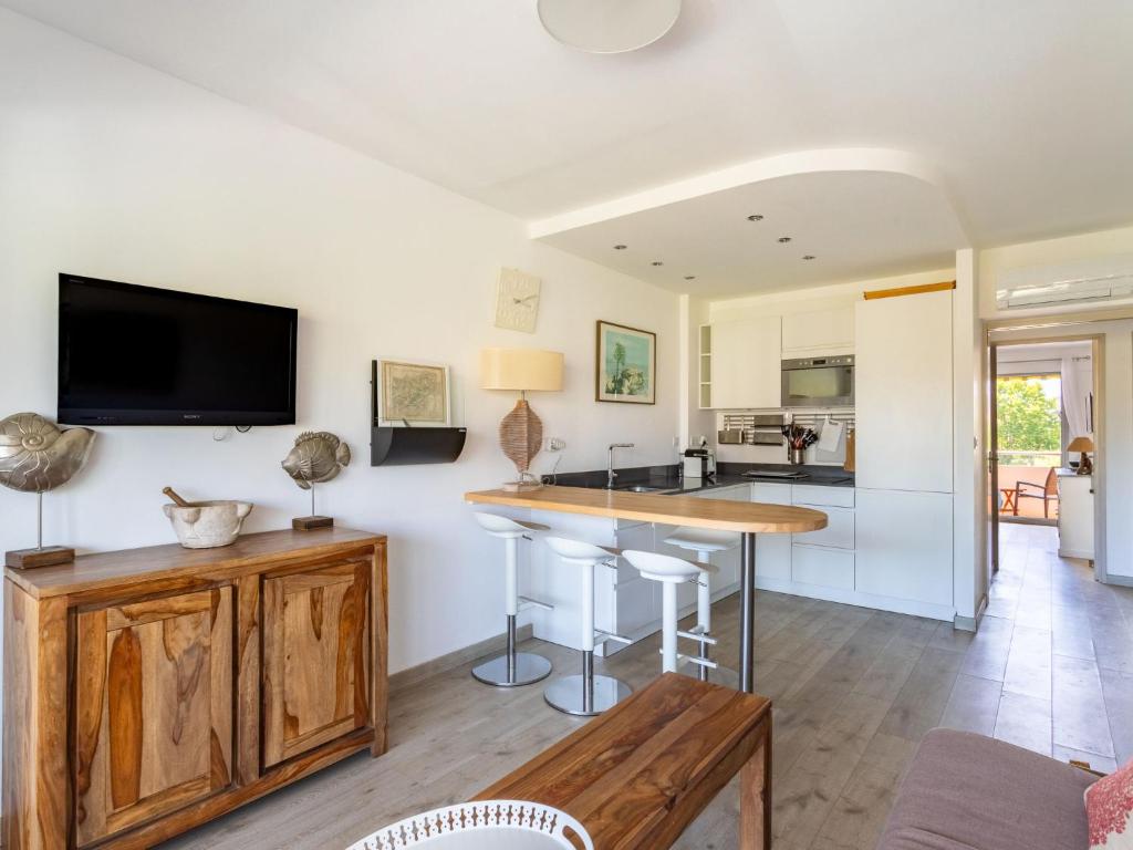 Apartment Les Palmiers-3 by Interhome photo 1