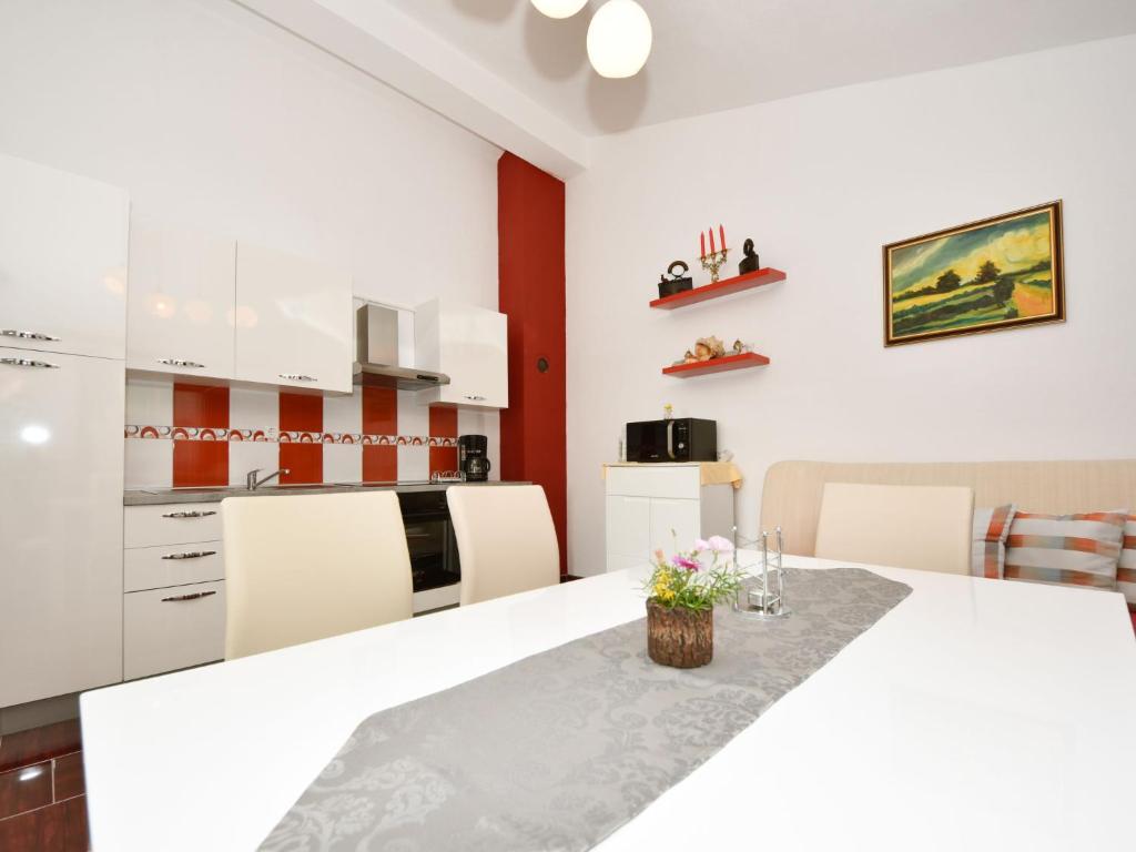 Apartment Zalazak Sunca by Interhome photo 3