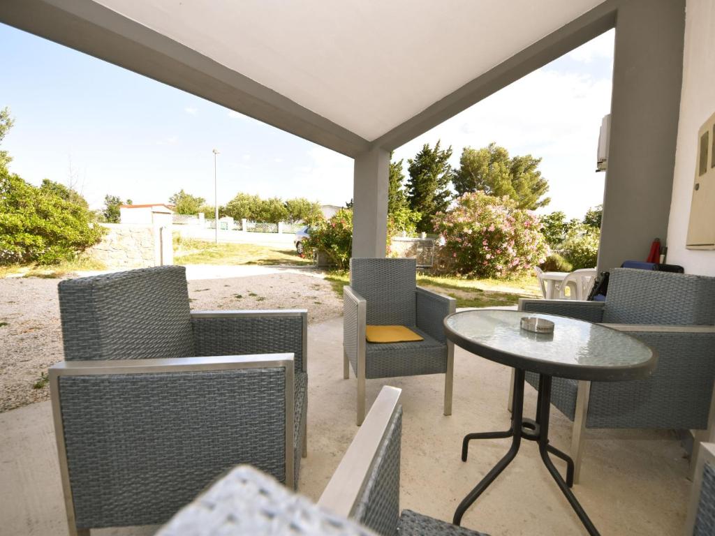 Apartment Mirjana-2 by Interhome