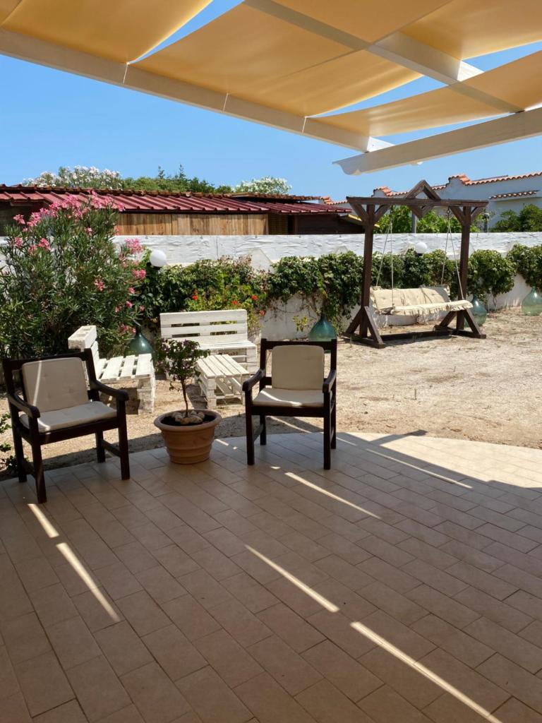 Villa in spiaggia tra fiori e mare photo 4