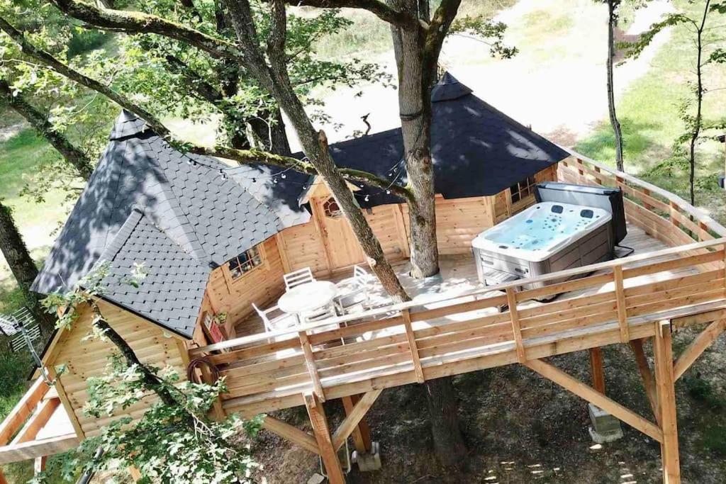 La Cabane perchée de la Mure