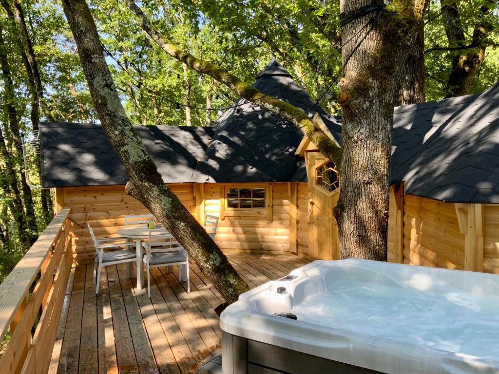 La Cabane perchée de la Mure photo 1