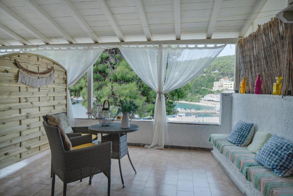 Levantes Hotel photo 1