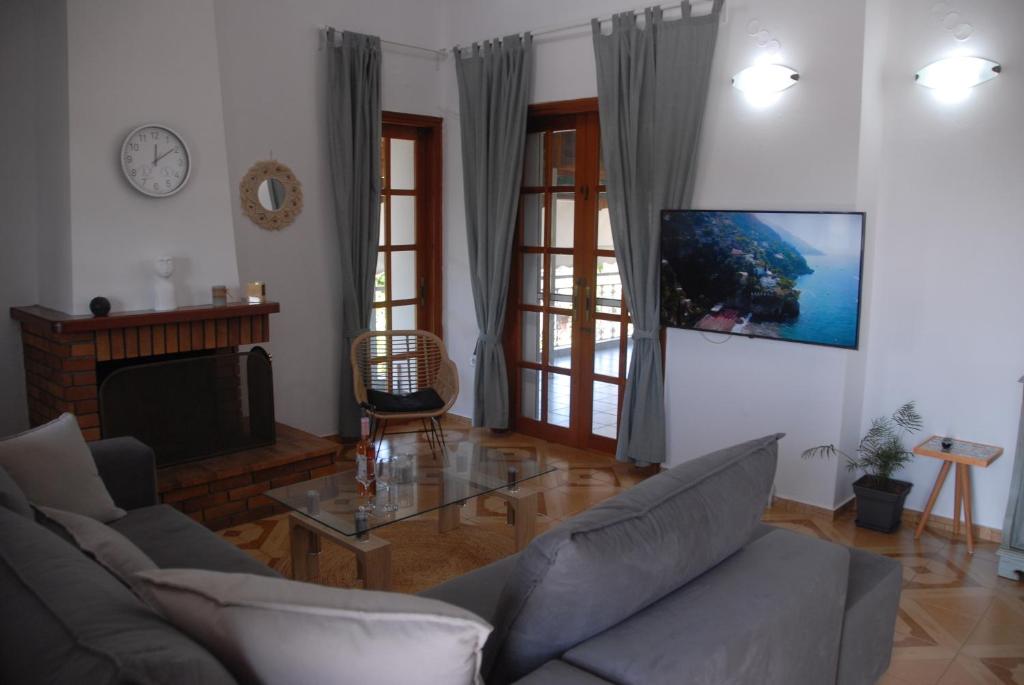 Nasis Home & Apartments photo 2