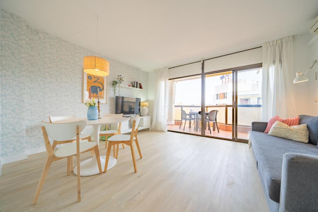 HomeHolidaysRentals Playamar - Costa Barcelona photo 3
