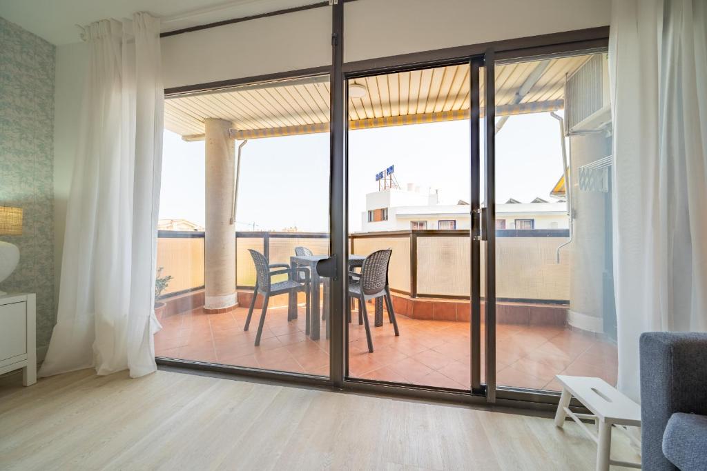 HomeHolidaysRentals Playamar - Costa Barcelona photo 4