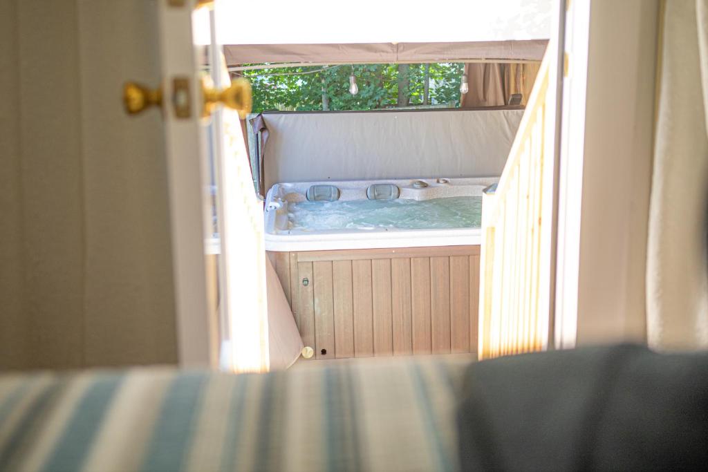 Your Cozy and Relaxing Retreat photo 3