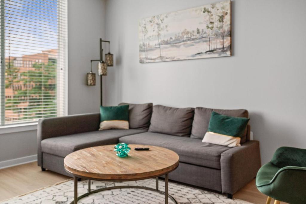 Cityscape Haven Views Close to DC photo 3