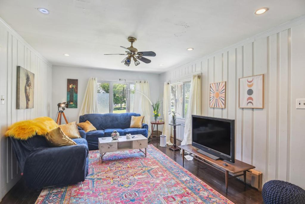 Cozy Massachusetts Escape with Patio, Near Beaches! photo 1
