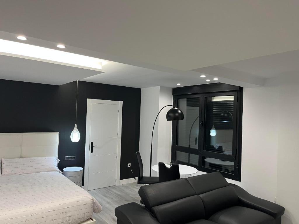 Black and White Suite Castro Urdiales photo 4