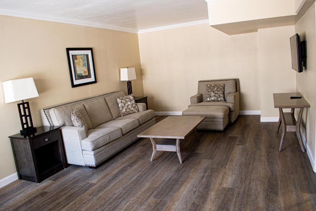 Travelodge by Wyndham Monterey Bay photo 4