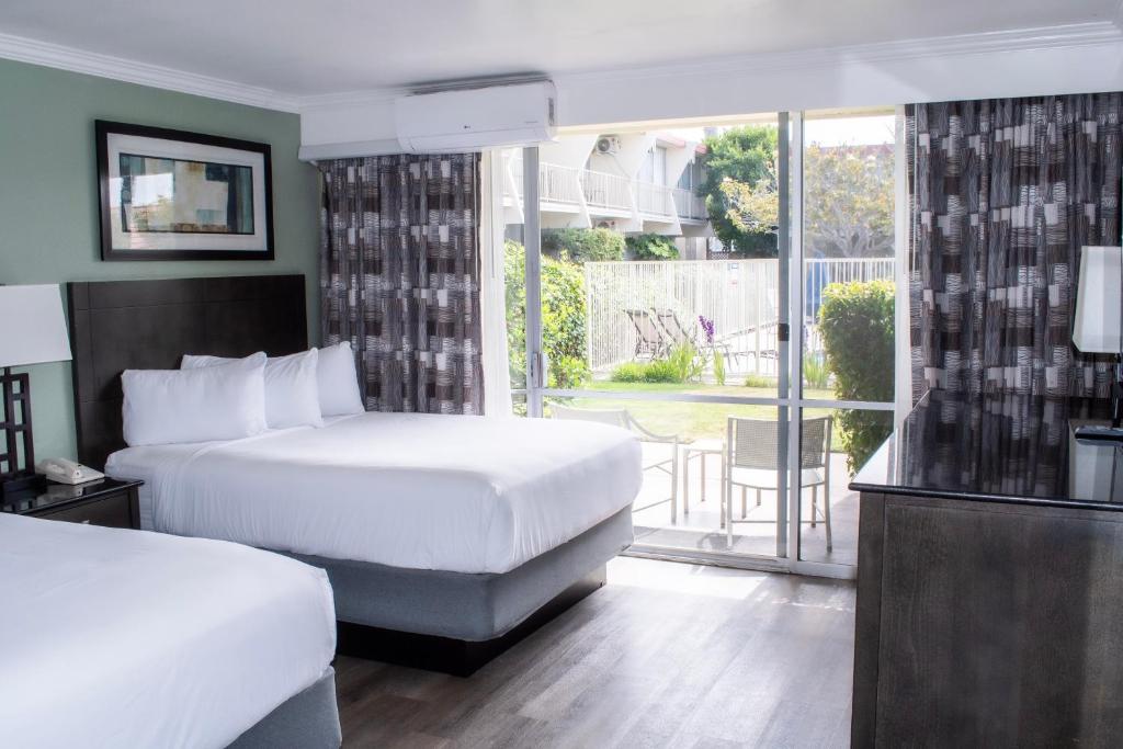 Travelodge by Wyndham Monterey Bay photo 1