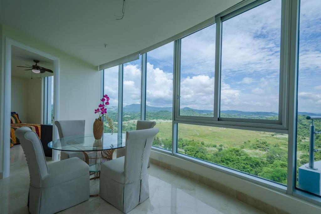 17J Beautiful Jungle Views in Beachfront Resort photo 2