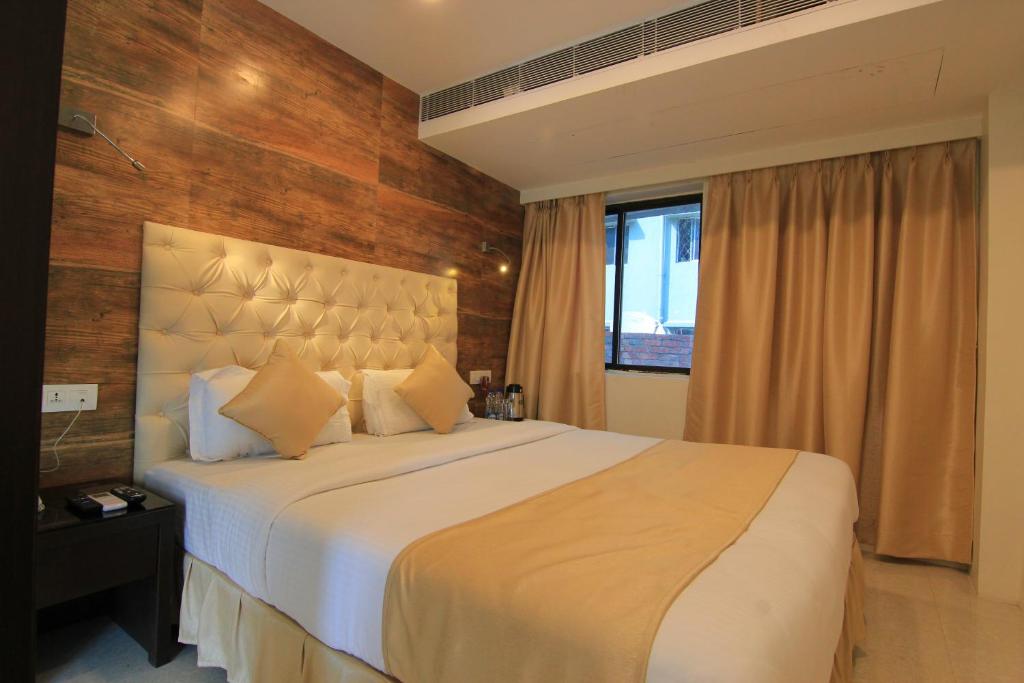 Сьюит (Premier Suite with Complimentary Airport drop and Buy any 01 Drink ( 30ml ) Second Drink is complimentary except Beer and Wine), Hotel O2 Oxygen