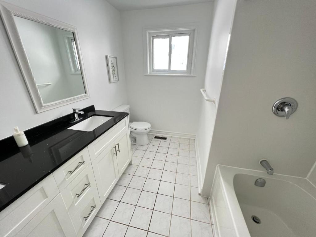 Letitia Heights !F Spacious and Stylish Private Bedroom with Shared Bathroom photo 4