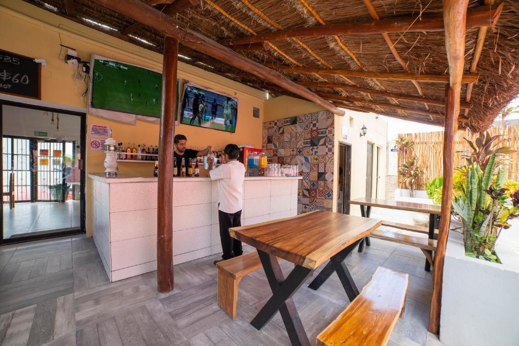 New friends hostel & Bar Adults Only photo 3