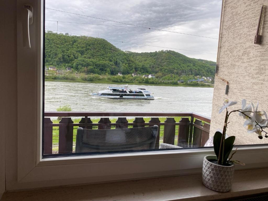 Loreleyresidenz, App Tom