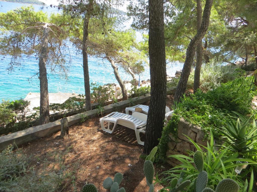 VillaV, seafront 2-story 4* apartment with great outdoors photo 4