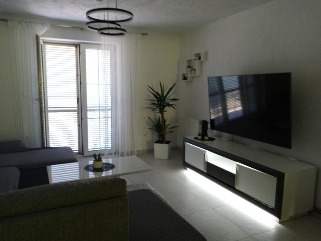 NATALIJA - holiday house with garage photo 2