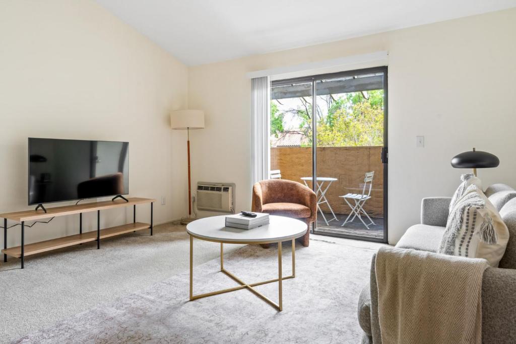 Mountain View 1BR w Pool Gym 5 mins to Target SFO-939 photo 1